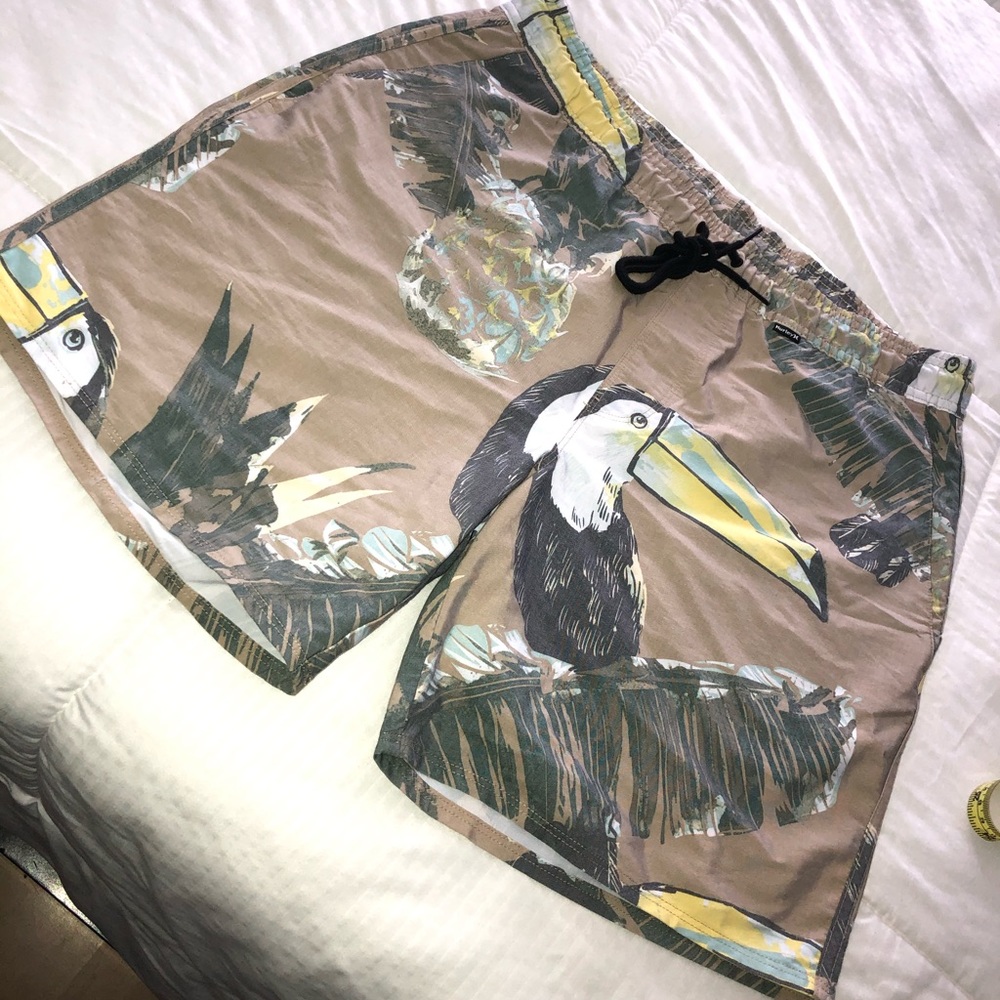 HURLEY HYBRID SHORTS LARGE BNWOT